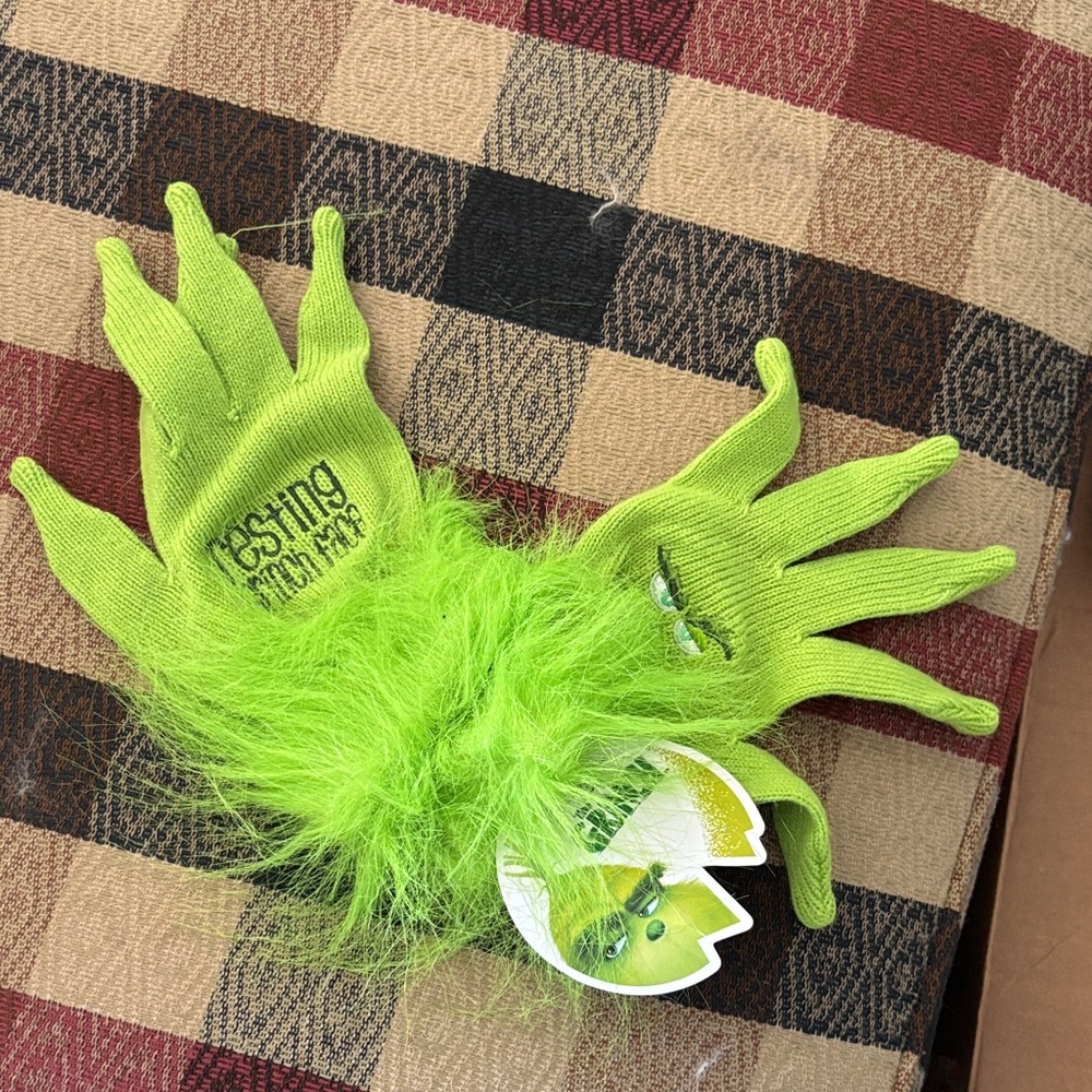 Grinch Green Fuzzy Gloves